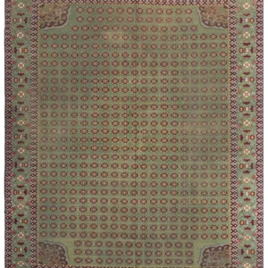 Antique English – Size: 10×14; Content: Wool